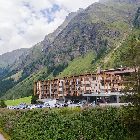 Hotel Gundolf Sankt Leonhard im Pitztal Exterior photo