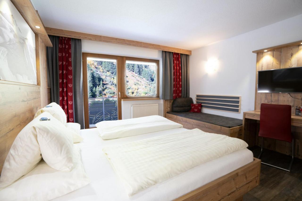 Hotel Gundolf Sankt Leonhard im Pitztal Exterior photo