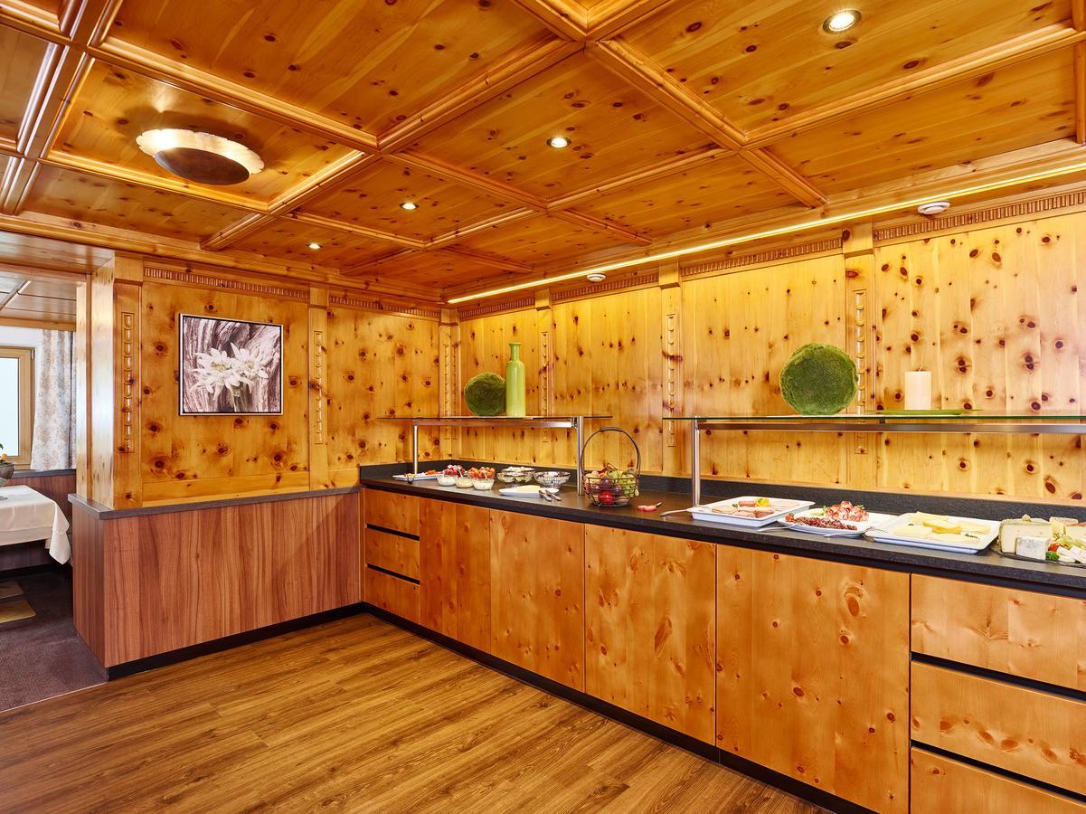 Hotel Gundolf Sankt Leonhard im Pitztal Exterior photo