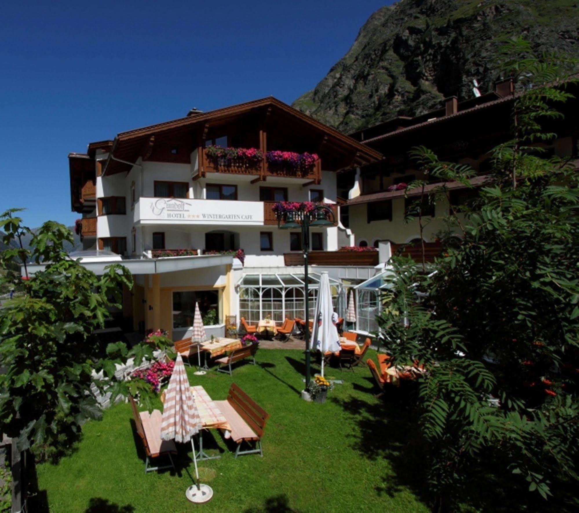 Hotel Gundolf Sankt Leonhard im Pitztal Exterior photo
